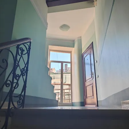 Heart, Bright, Loft View, Free Parking Appartement *